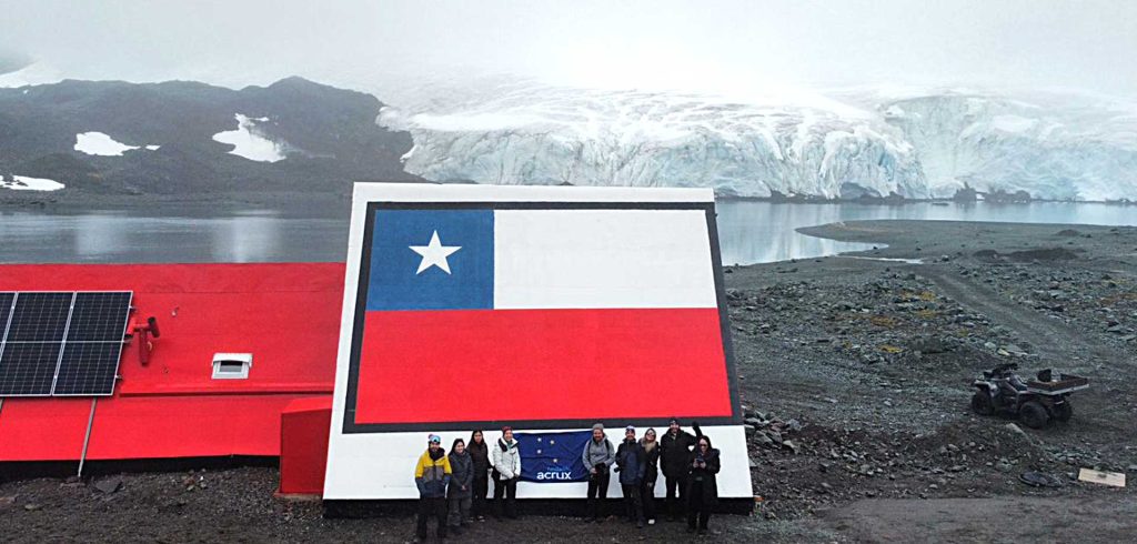 Chile realiza primer operativo médico de la historia en la Antártica