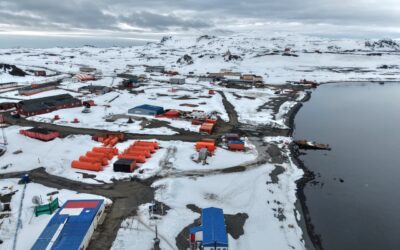 Armada de Chile y Fundación Acrux realizan más de mil atenciones médicas en la Antártica