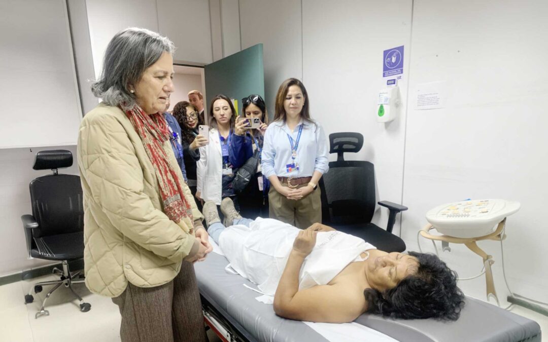 Ministra de Salud visitó el Hospital de Arica duranteoperativo para resolver tiempos de espera